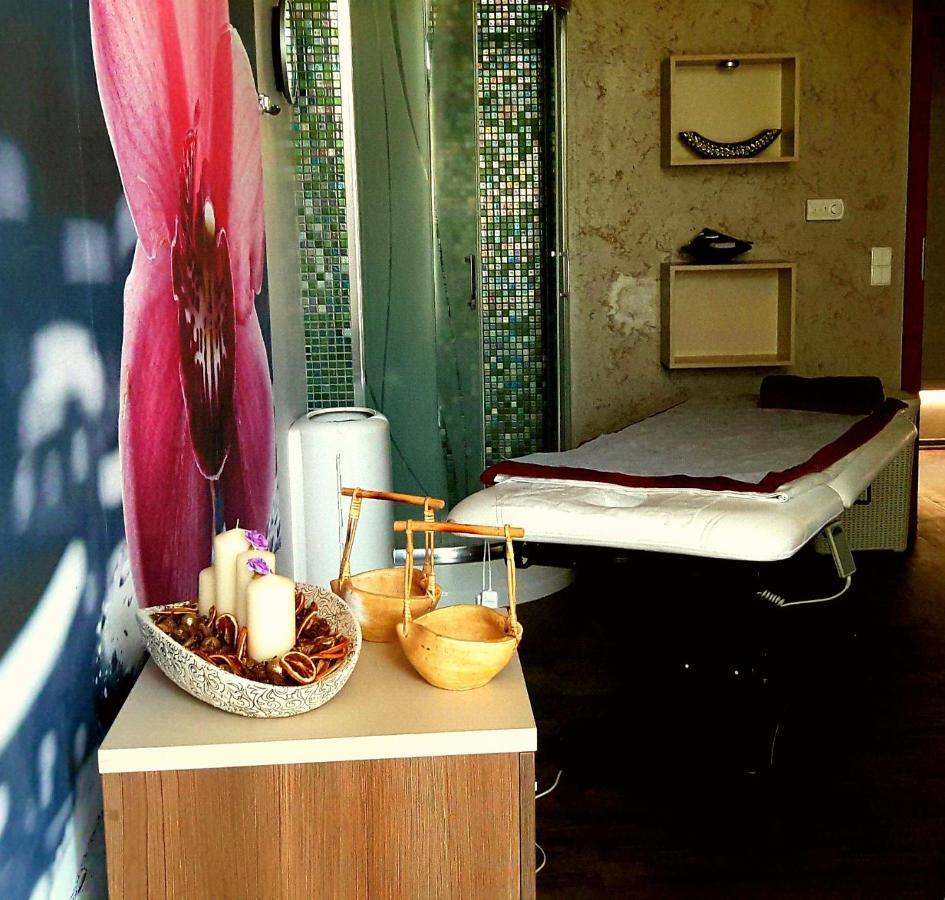 Hotel Olivia Medical Spa Skomielna Czarna Luaran gambar