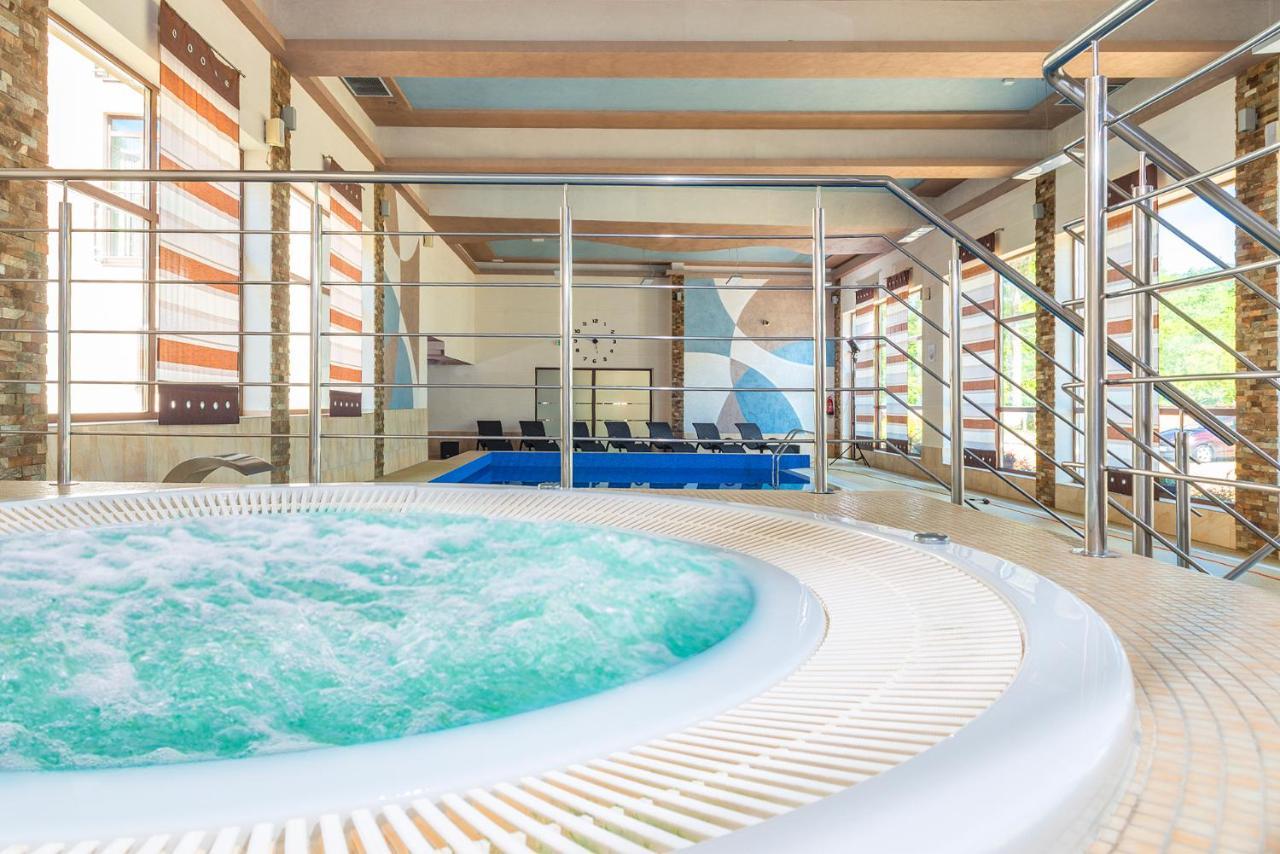 Hotel Olivia Medical Spa Skomielna Czarna Luaran gambar