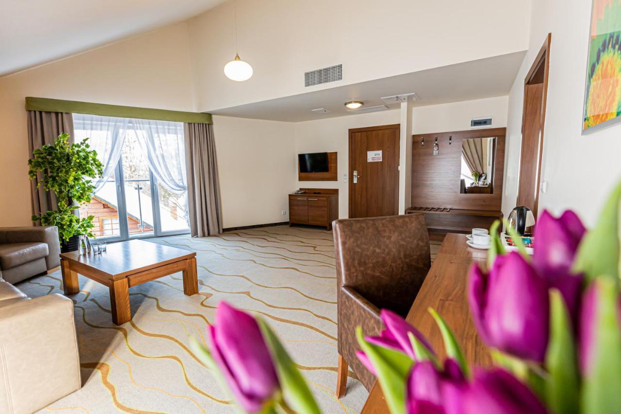 Hotel Olivia Medical Spa Skomielna Czarna Luaran gambar