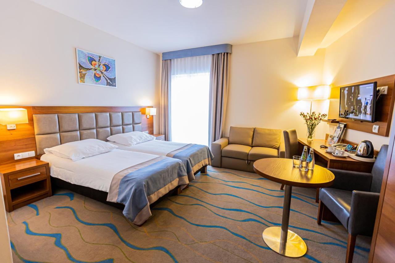 Hotel Olivia Medical Spa Skomielna Czarna Luaran gambar