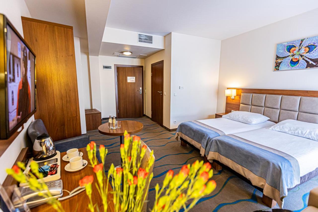 Hotel Olivia Medical Spa Skomielna Czarna Luaran gambar