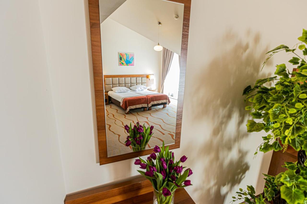 Hotel Olivia Medical Spa Skomielna Czarna Luaran gambar
