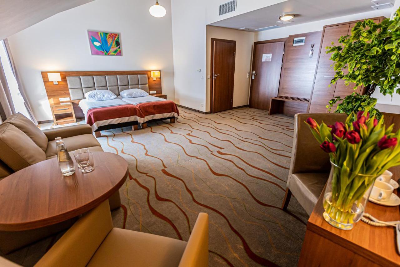 Hotel Olivia Medical Spa Skomielna Czarna Luaran gambar
