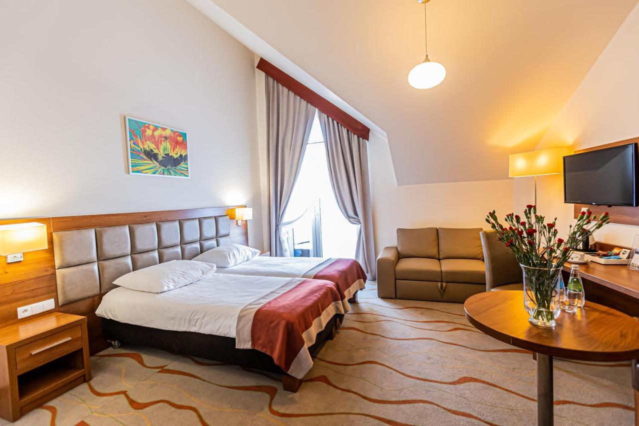 Hotel Olivia Medical Spa Skomielna Czarna Luaran gambar