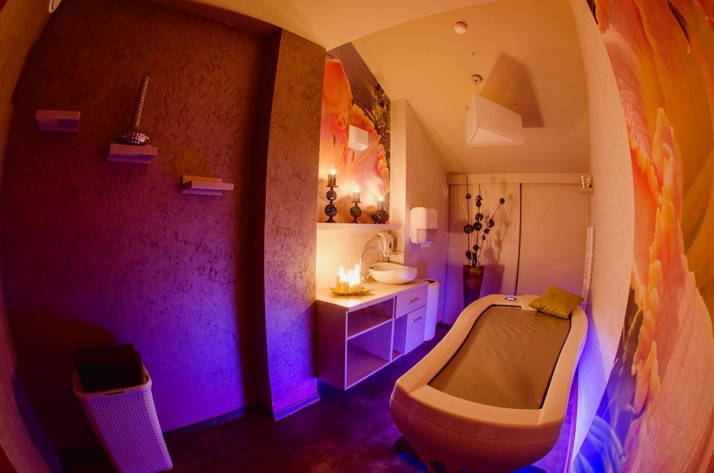 Hotel Olivia Medical Spa Skomielna Czarna Luaran gambar