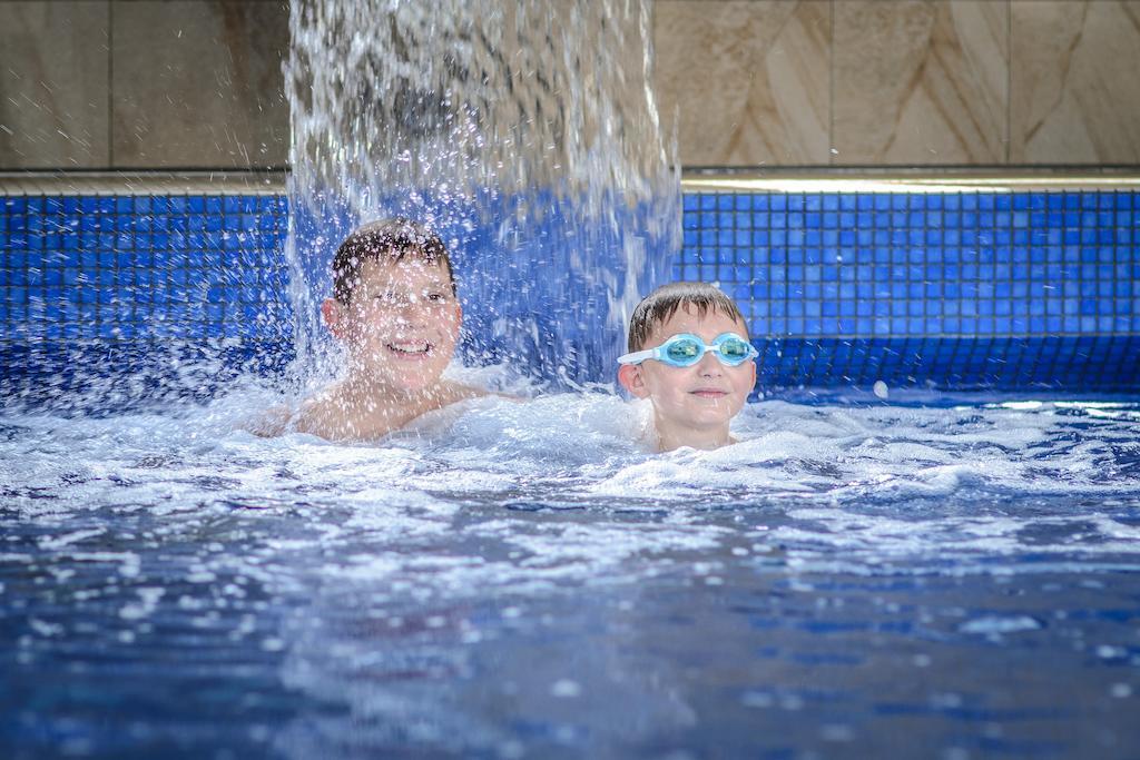 Hotel Olivia Medical Spa Skomielna Czarna Luaran gambar